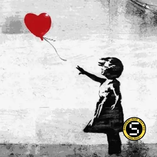 L'opera più famosa di Banksy, raffigurante la bambina che lascia volare in cielo il palloncino a forma di cuore rosso